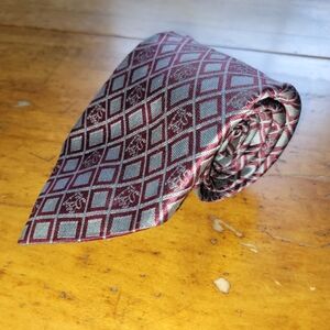 Elegant Red and Gray Men's Tie